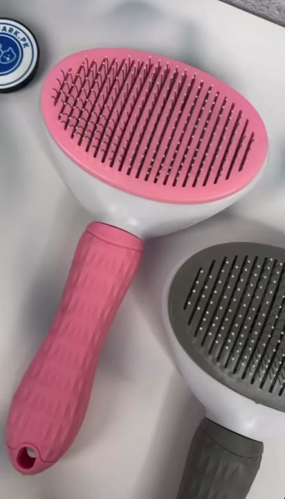 Self-Cleaning Pet Grooming Brush™